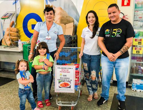APAE de Patrocínio realiza Pit Stop em supermercados da cidade para arrecadação de alimentos
