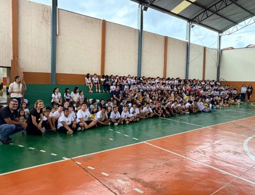 Alunos da APAE Encantam com Apresentações no Colégio ABC